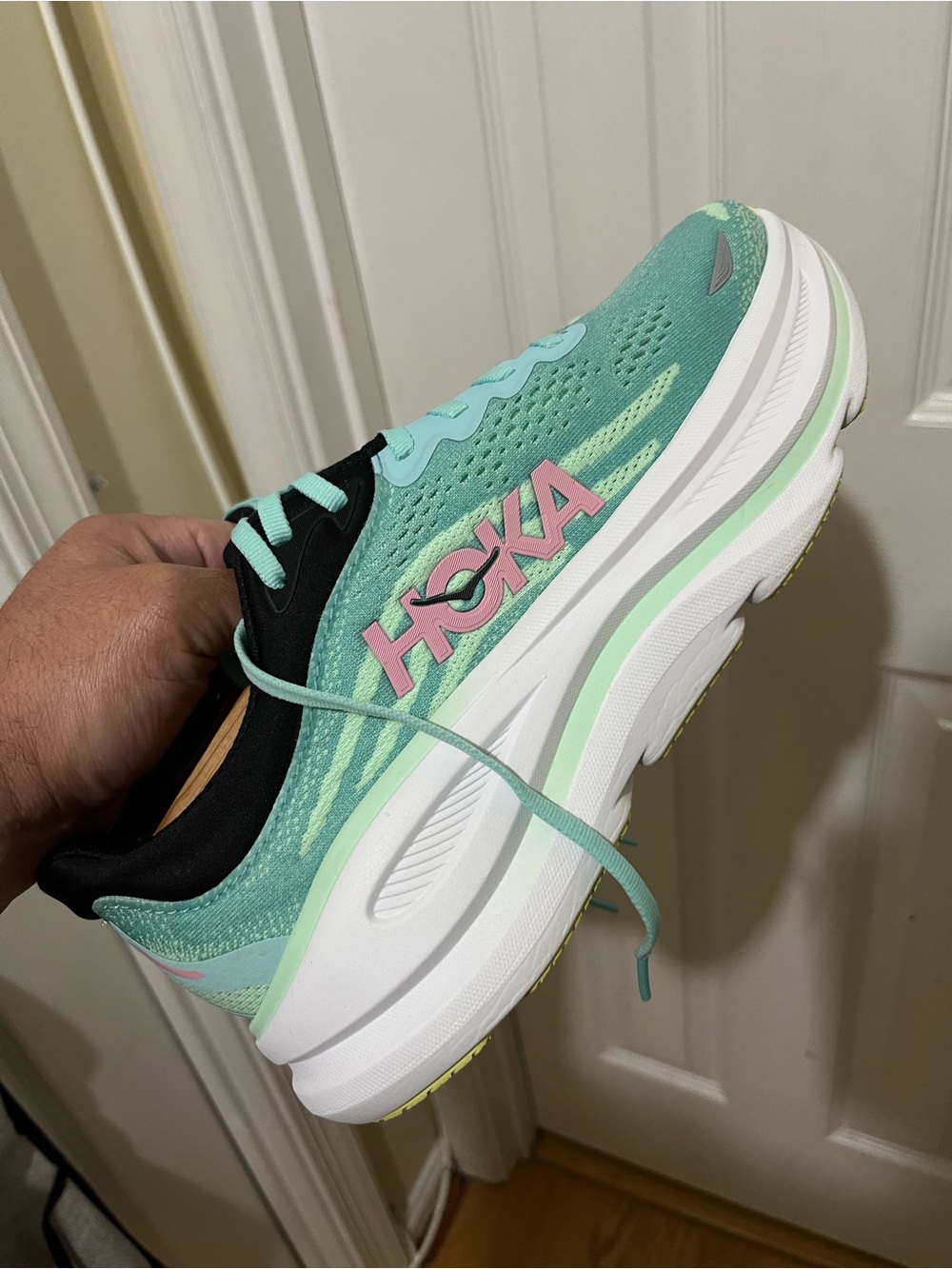 Hoka One Bondi 9
Super Comfort/Athletic
Medical Field Shoes
Size 8.5 for Women